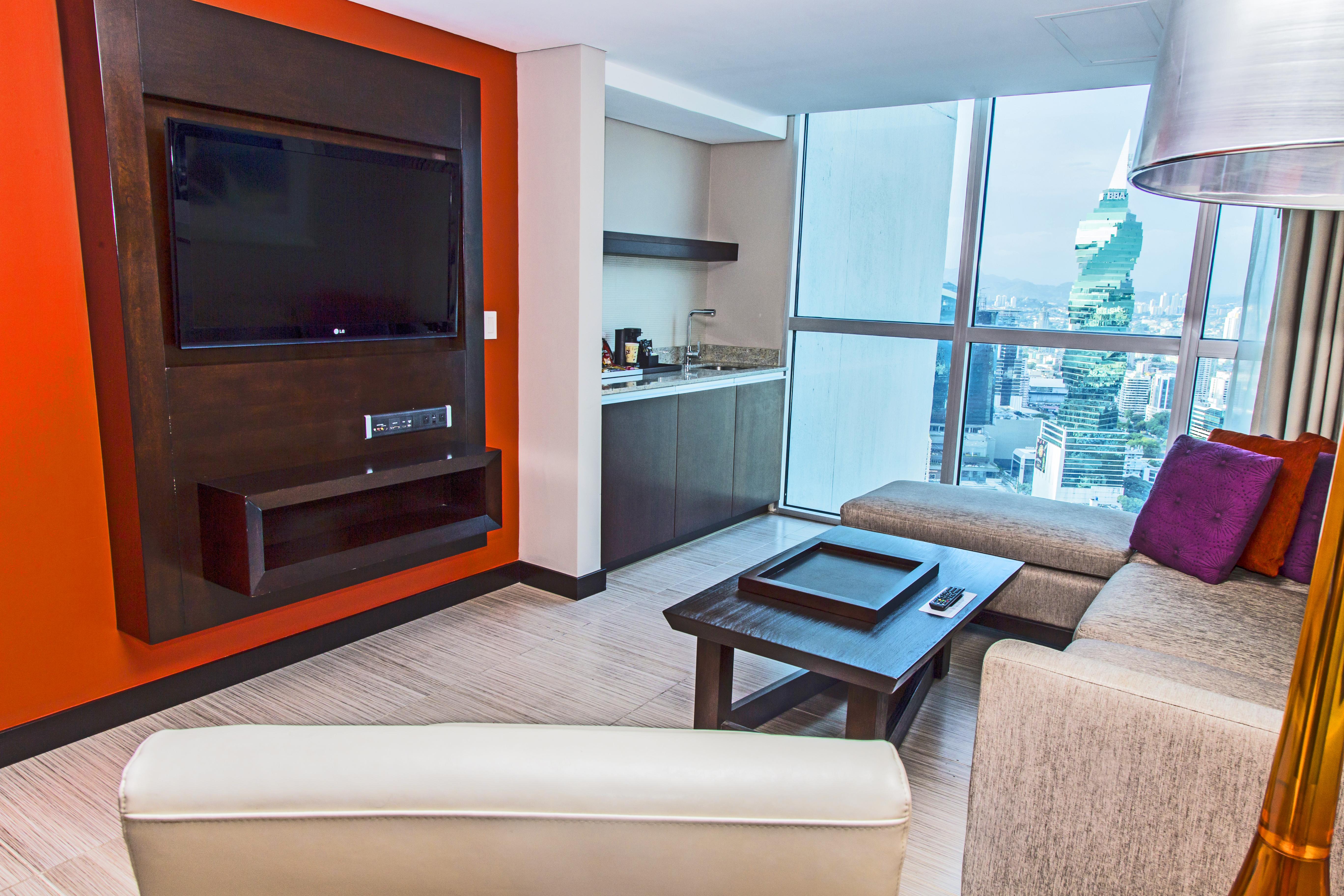 Megapolis Hotel Panama Dış mekan fotoğraf A living room at the hotel