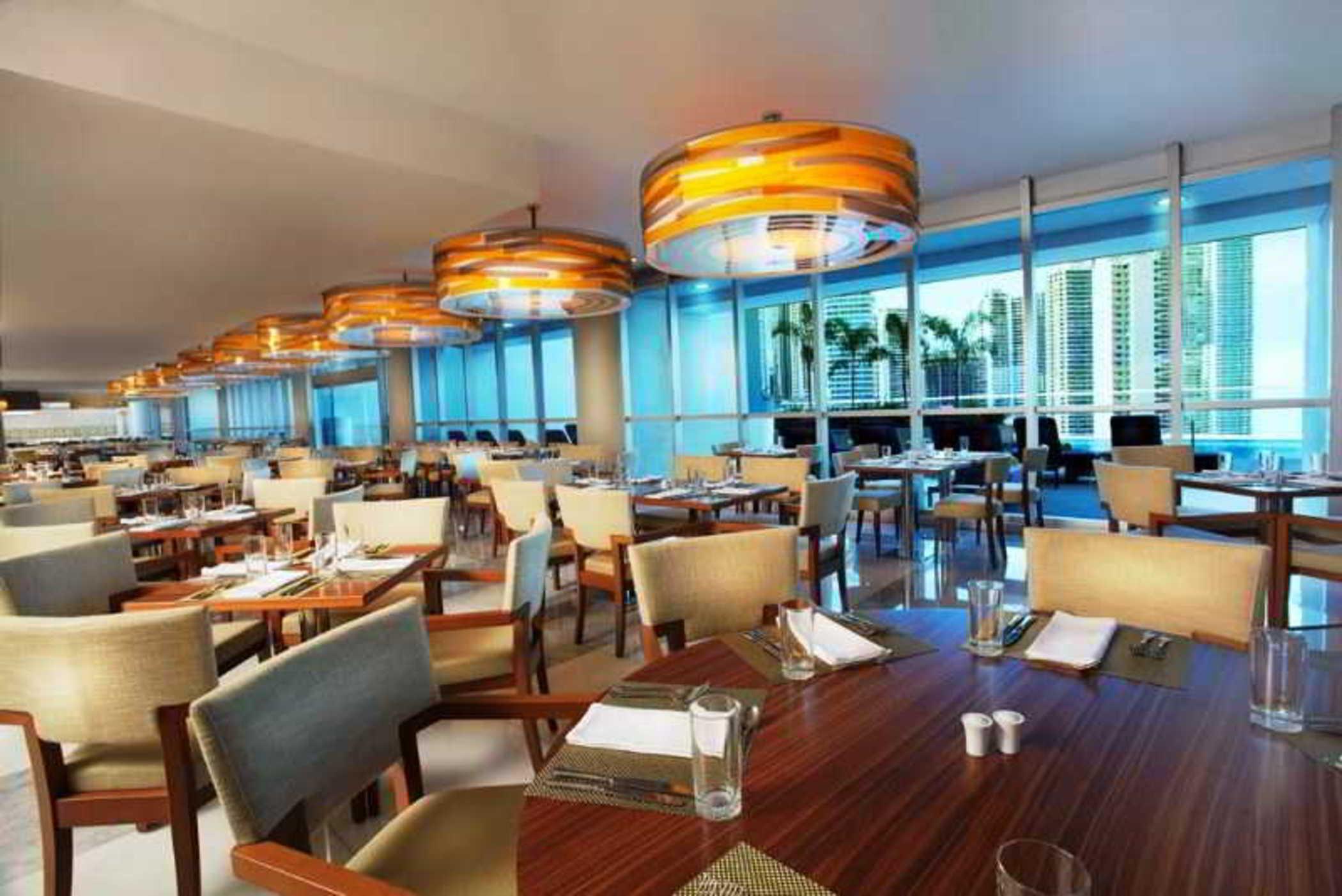 Megapolis Hotel Panama Restoran fotoğraf The restaurant