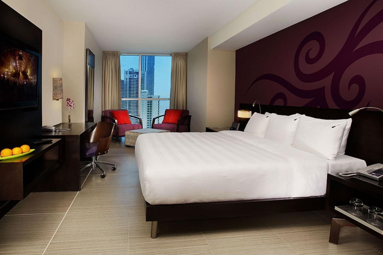 Megapolis Hotel Panama Dış mekan fotoğraf A room at the hotel