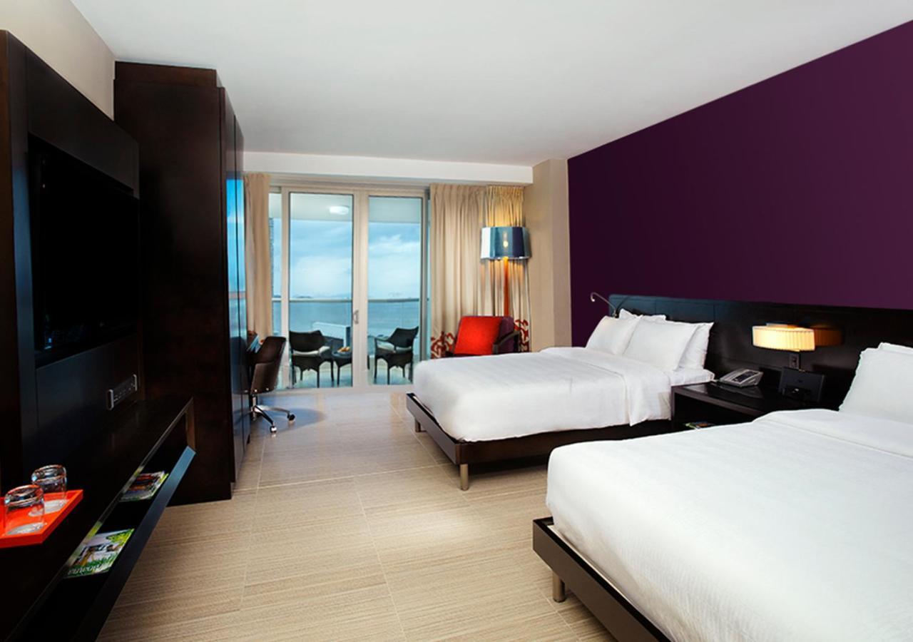 Megapolis Hotel Panama Dış mekan fotoğraf A room at the Hard Rock Hotel