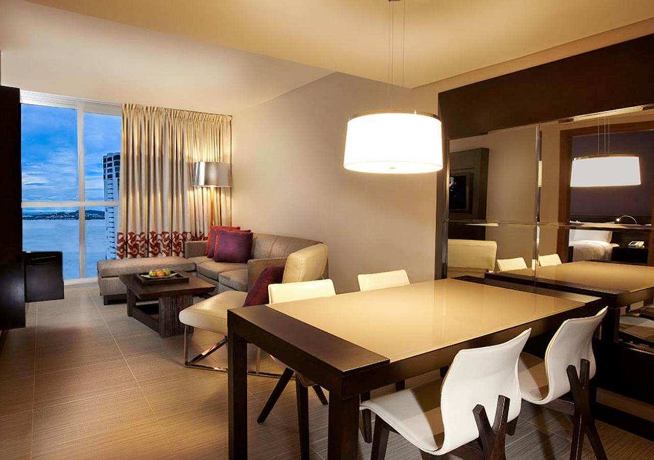 Megapolis Hotel Panama Dış mekan fotoğraf A typical apartment at The Residences at The Ritz-Carlton, Marina Bay