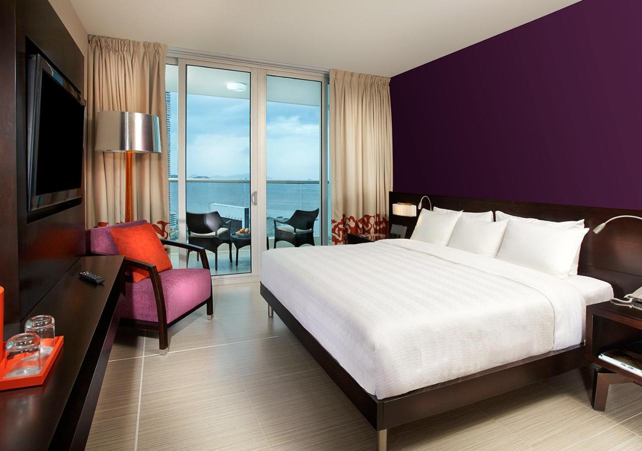 Megapolis Hotel Panama Dış mekan fotoğraf A room at the Hard Rock Hotel