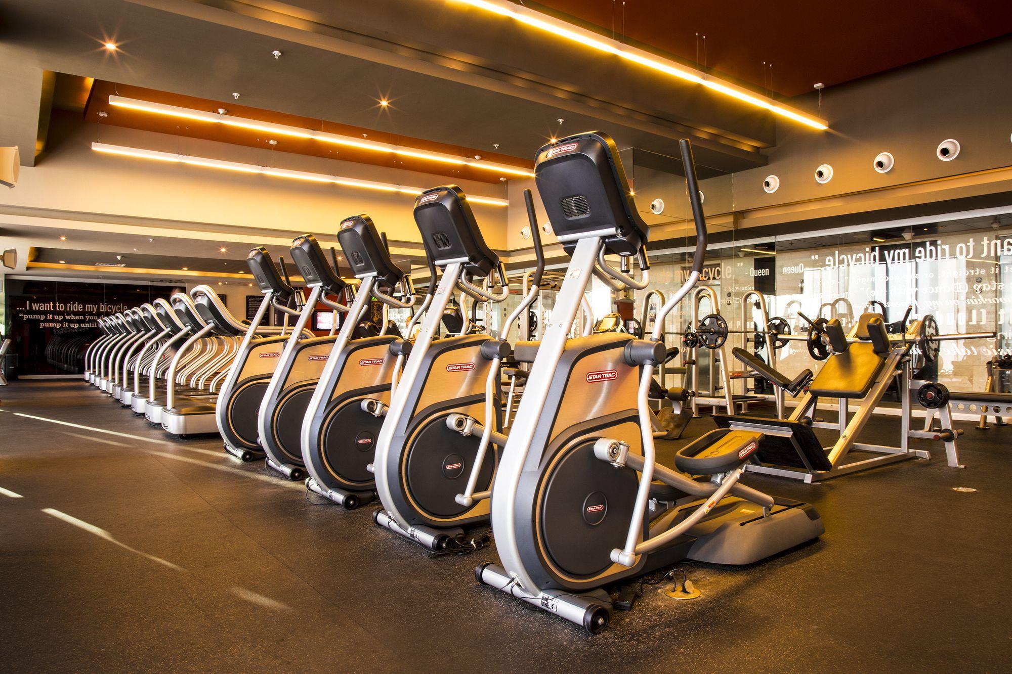 Megapolis Hotel Panama Dış mekan fotoğraf Elliptical cross trainer
