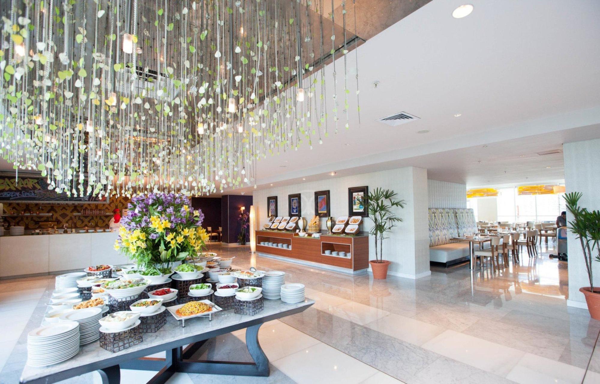 Megapolis Hotel Panama Dış mekan fotoğraf The interior of the lounge